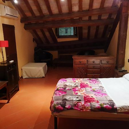 Apartment Garibaldi แฟร์รารา ภายนอก รูปภาพ